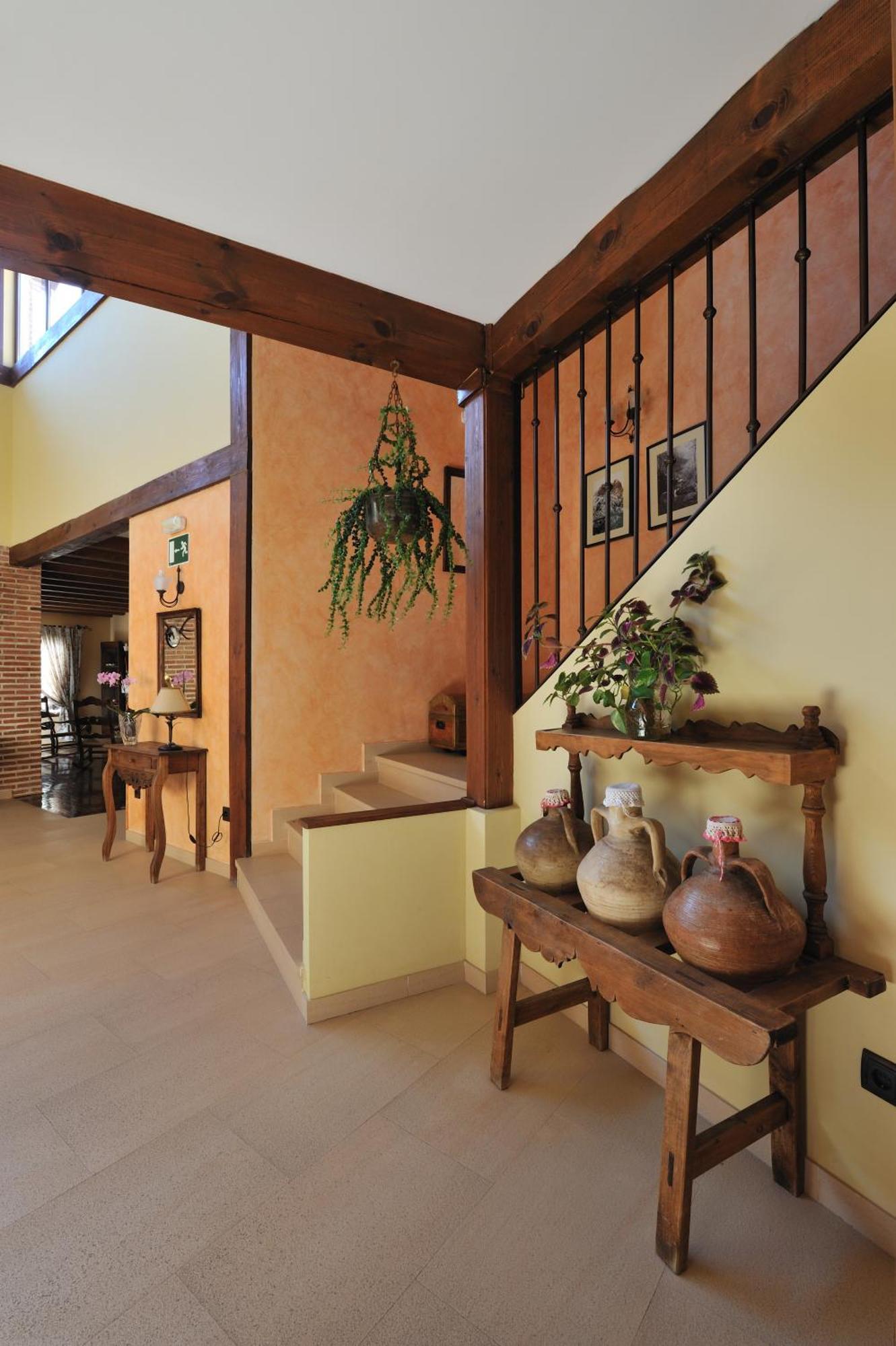Hotel Rural Y Restaurante, Rinconcito De Gredos Cuevas Del Valle ภายนอก รูปภาพ
