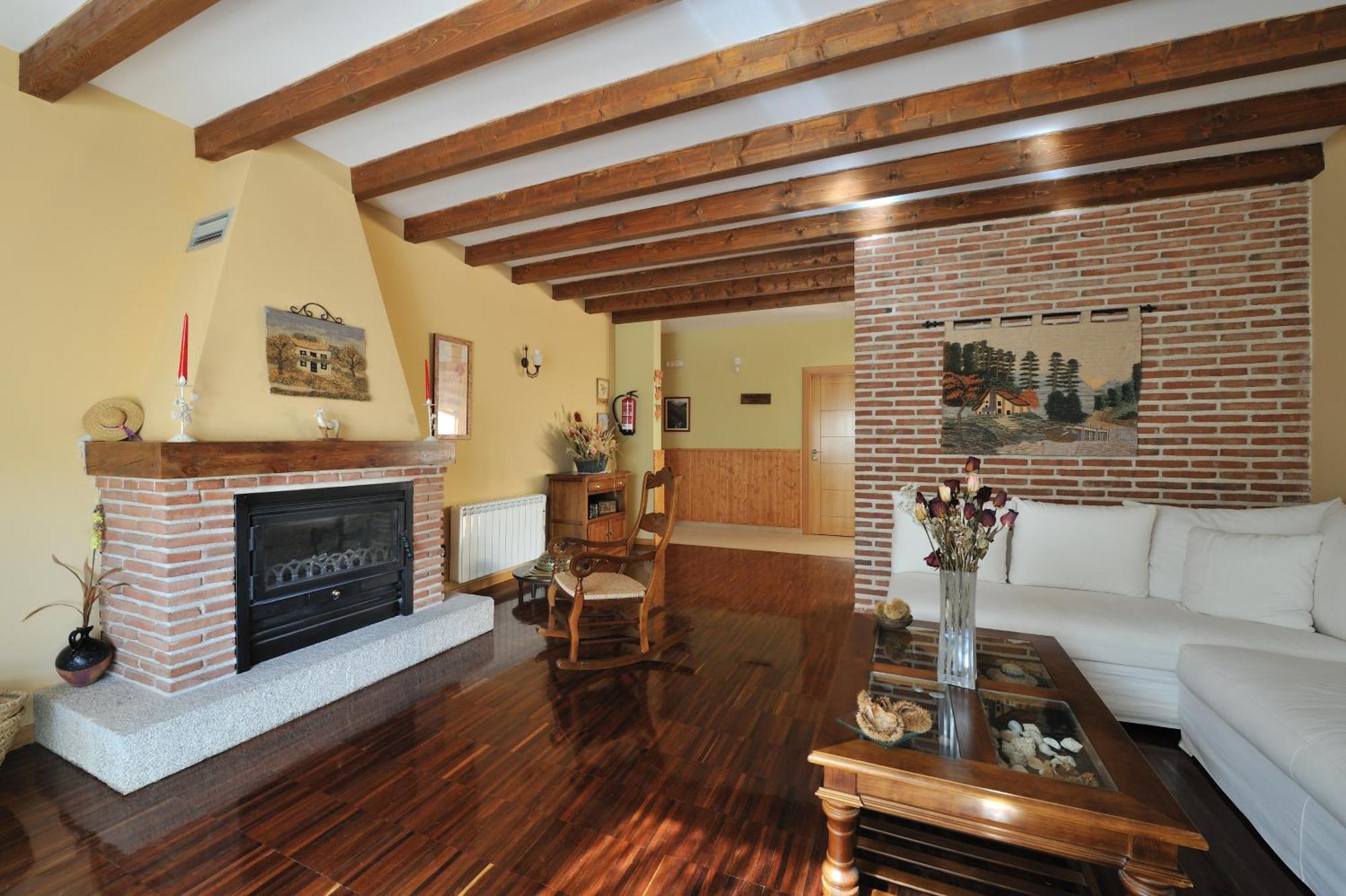 Hotel Rural Y Restaurante, Rinconcito De Gredos Cuevas Del Valle ภายนอก รูปภาพ
