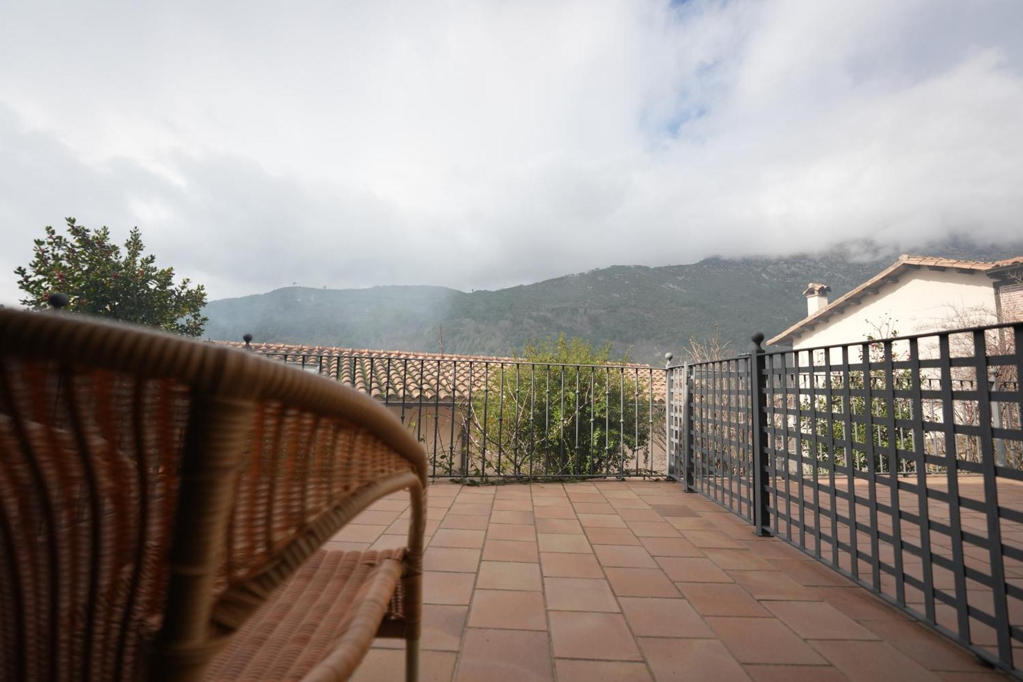 Hotel Rural Y Restaurante, Rinconcito De Gredos Cuevas Del Valle ภายนอก รูปภาพ