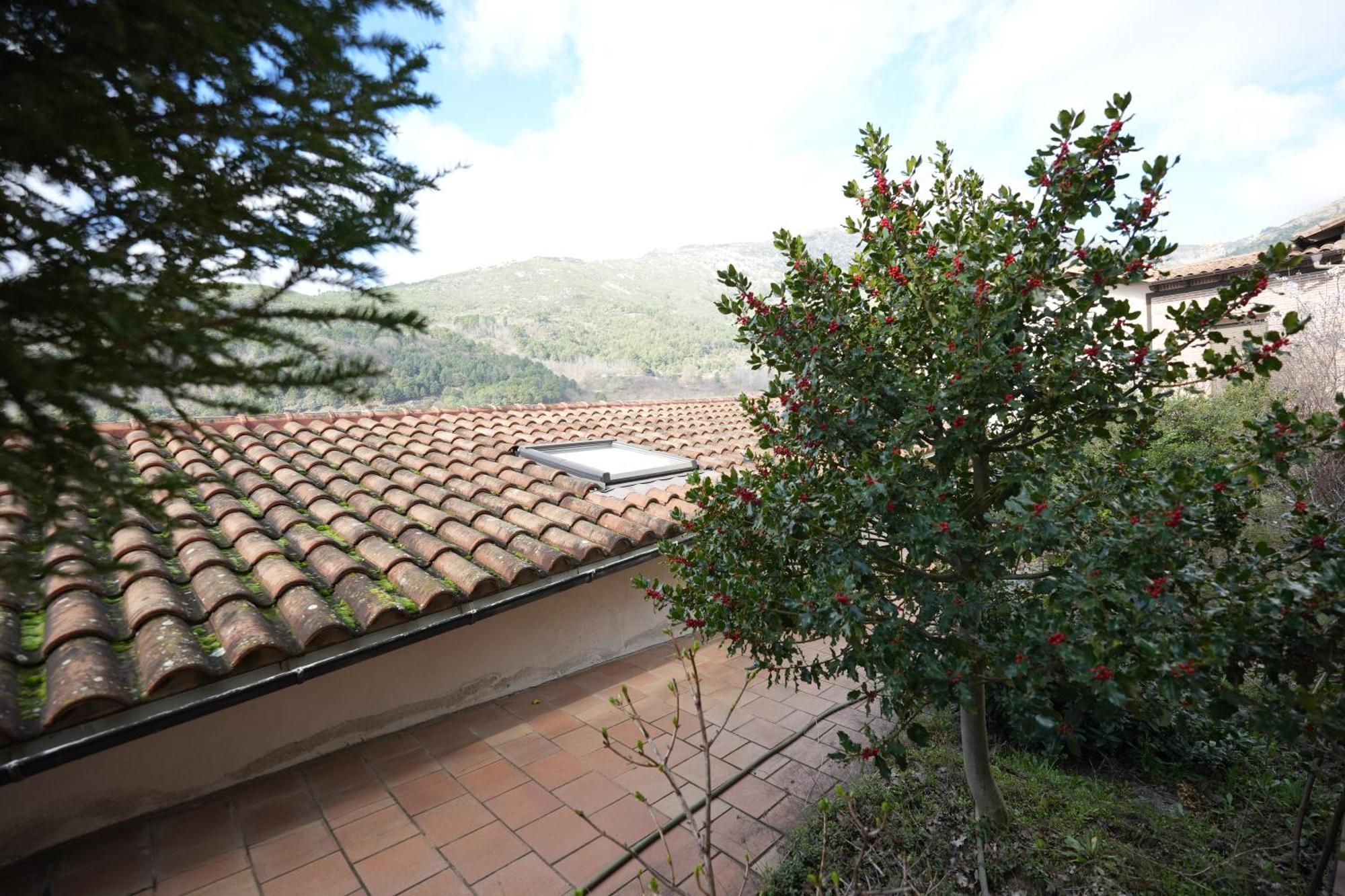 Hotel Rural Y Restaurante, Rinconcito De Gredos Cuevas Del Valle ภายนอก รูปภาพ
