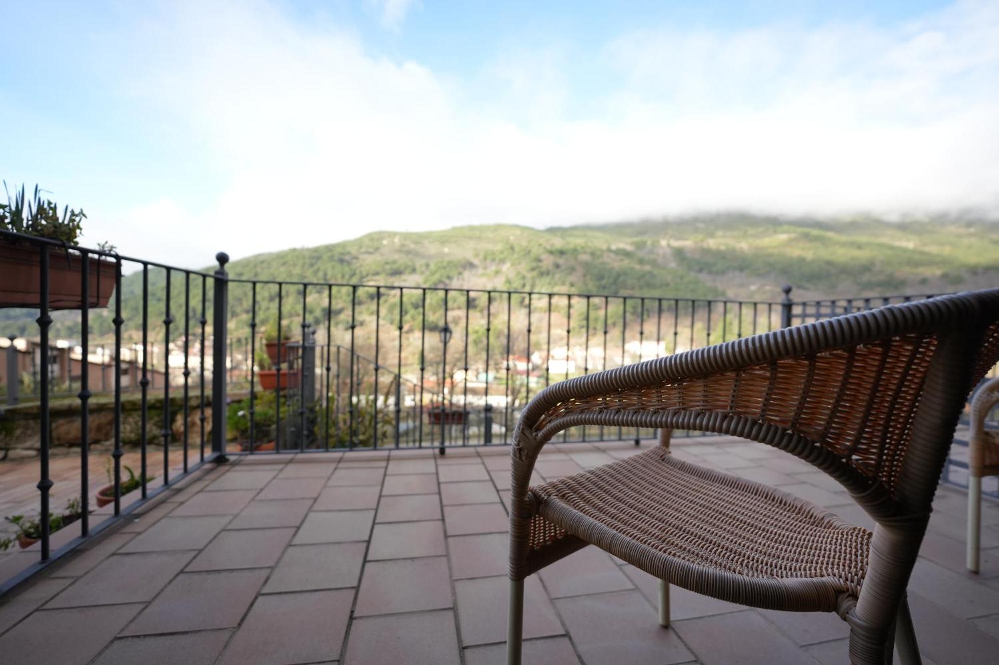 Hotel Rural Y Restaurante, Rinconcito De Gredos Cuevas Del Valle ภายนอก รูปภาพ